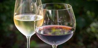 calice vino bianco e rosso.jpeg