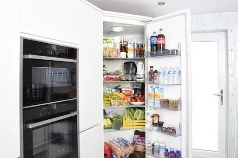 La 10 regole anti spreco per conservare il cibo in frigo