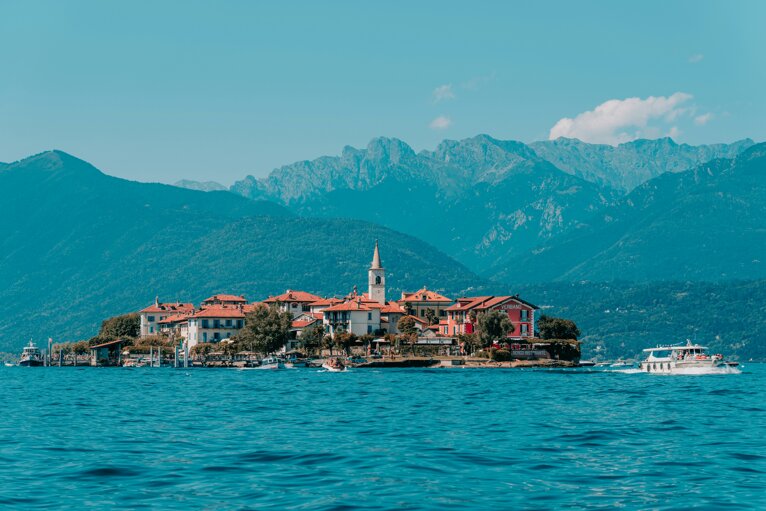 claudio-schwarz-onppilgibfi-unsplash.jpeg