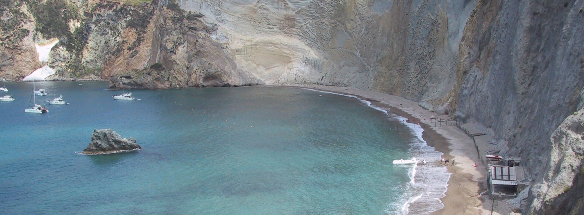 PONZA - CHIAIA DI LUNA PONZA - CHIAIA DI LUNA