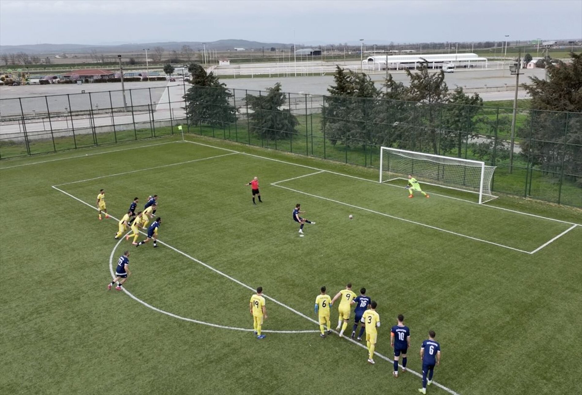 edirne-de-amator-futbol-takimi-tek-penalti-at-19669160_amp.jpeg