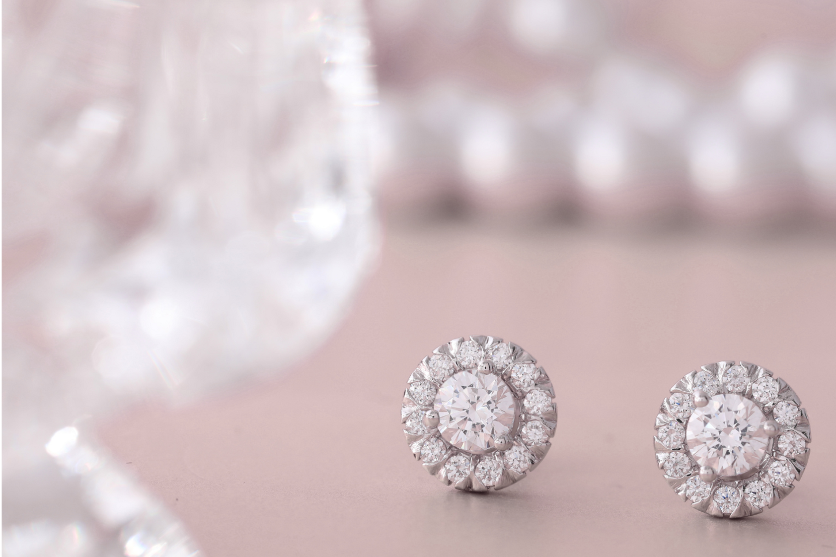 Damiano Argenti designer di gioielli artigianali in argento, acciaio e ottone