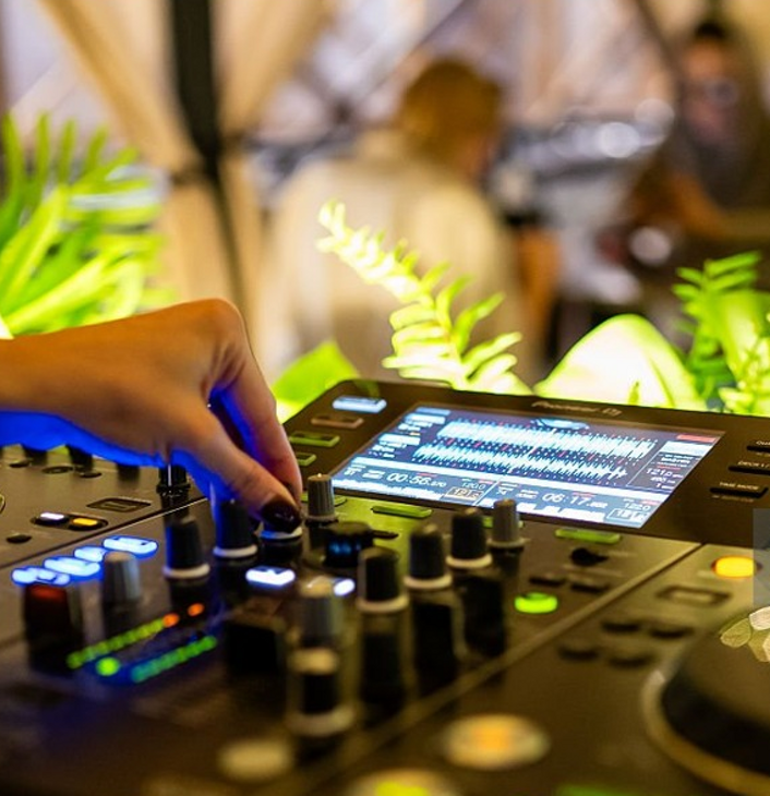 dj