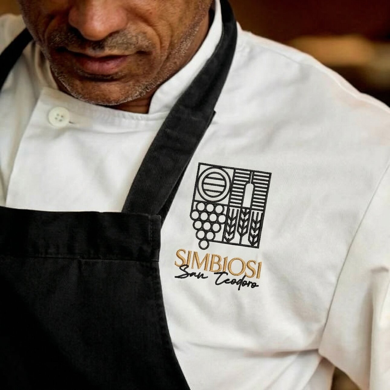 sostituisci_il_logo_sulla_cami_nano_banana_pro_27782.jpeg sostituisci_il_logo_sulla_cami_nano_banana_pro_27782.jpeg