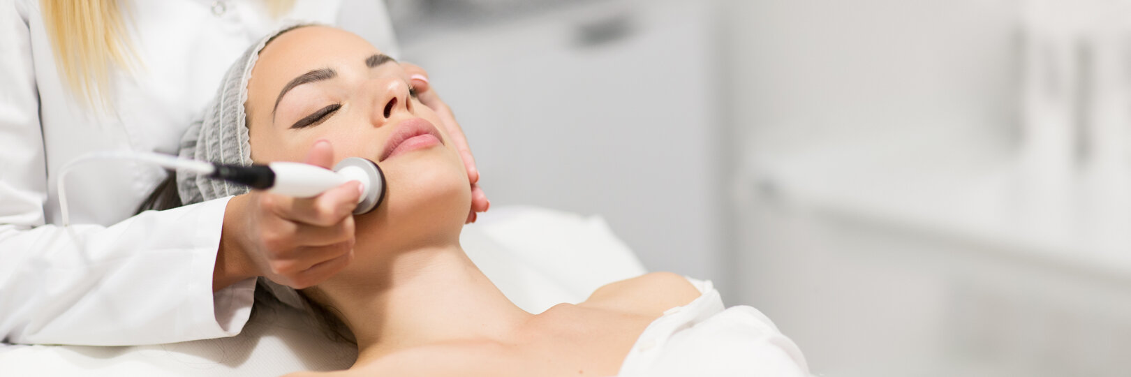 Biostimolazione della sintesi di collagene ed elastina Biostimolazione della sintesi di collagene ed elastina