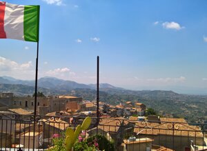 foto%20terrazzo%20panorama%20castello%20e%20tetti.jpeg