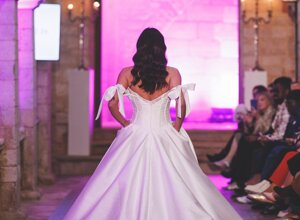 sfilata abiti da sposa in passerella 