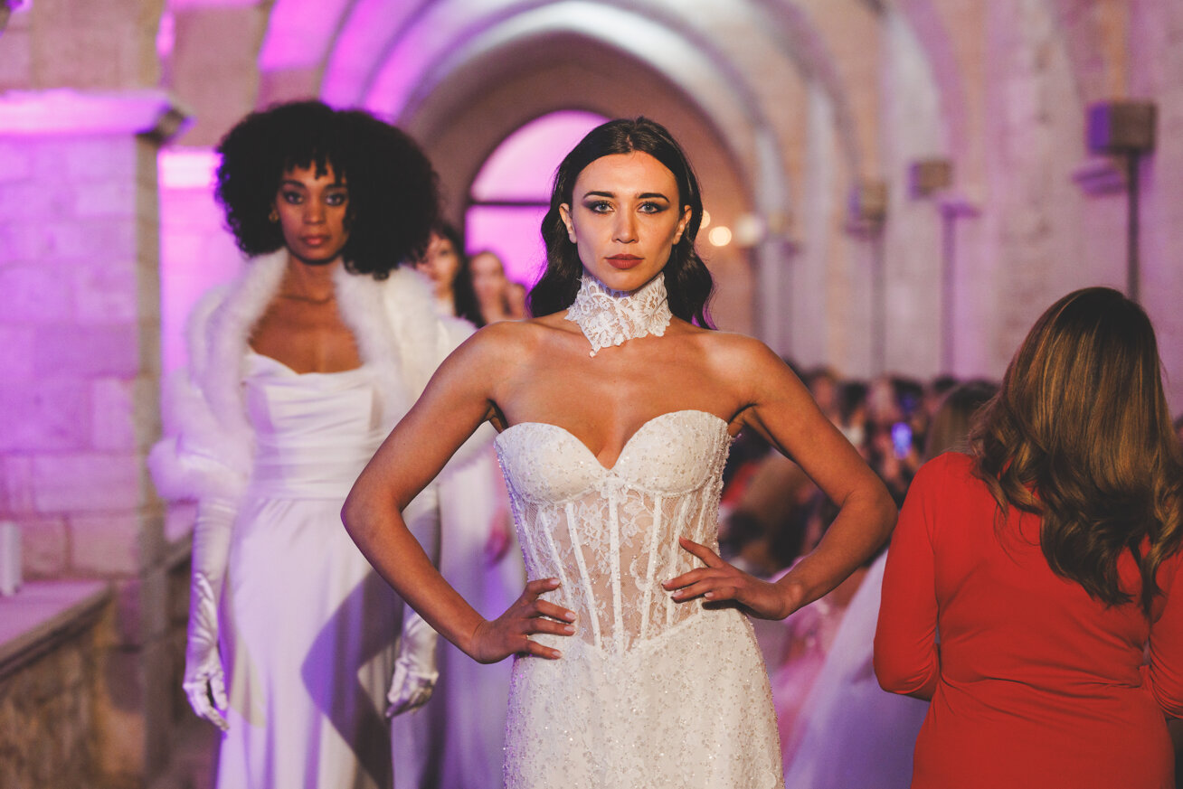 sfilata abiti da sposa in passerella 