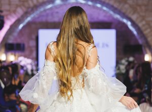 sfilata abiti da sposa in passerella 