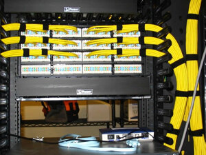 connettore_inserito_borchia_ottica_ftth-e1570133426662.webp