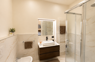 Bagno privato della Camera Varenna al Relais Pietro a Barzago