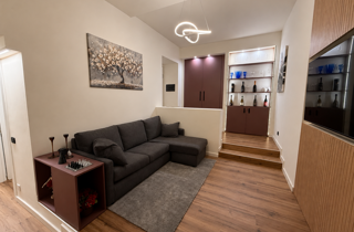 Soggiorno moderno del Relais Pietro a Barzago vicino Lecco