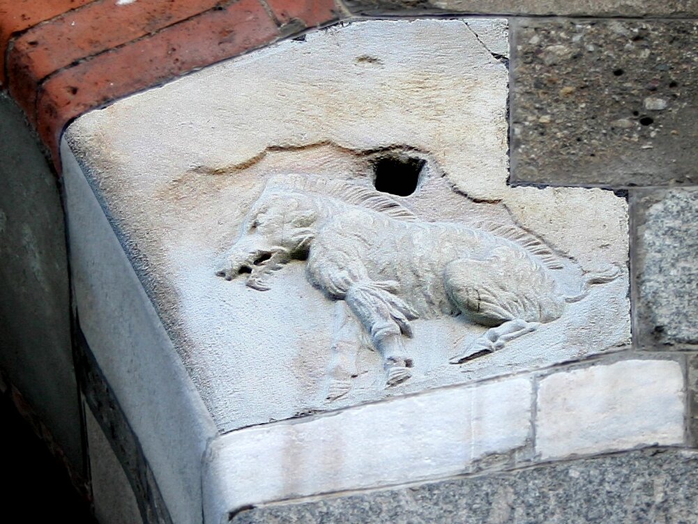 Piazza Mercanti: The Medieval Milan Hidden Next to the Duomo