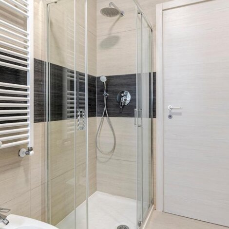 Modern bathroom at Bovisa Hub 97 holiday apartment