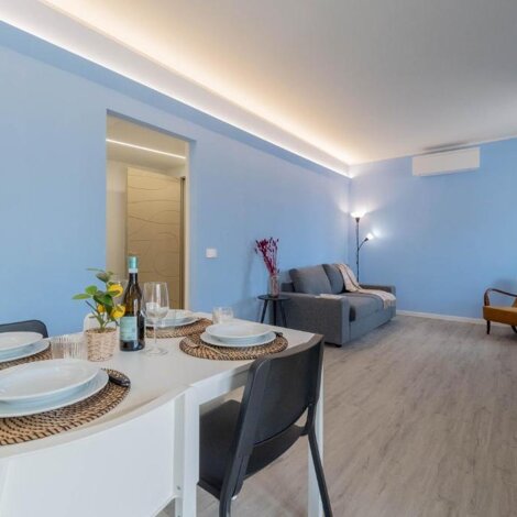 Dining area at Lakeview Attico Saini holiday apartment