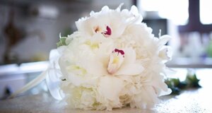 bouquet sposa peonie e orchidee