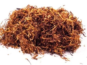 carte-da-parati-fumando-sigari-cubani-su-scatola-su-sfondo-di-legno.jpeg