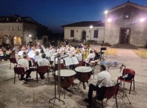 banda8.jpeg banda8.jpeg