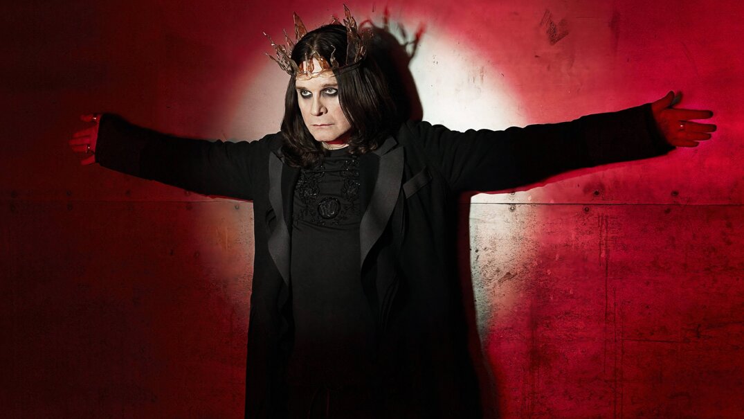 ozzy-osbourne-with-crown-km7fg16bnxome4sg.jpeg