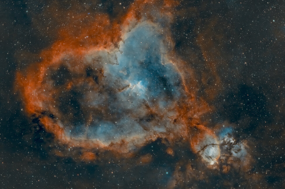 nebulosa_cuore.jpeg nebulosa_cuore.jpeg