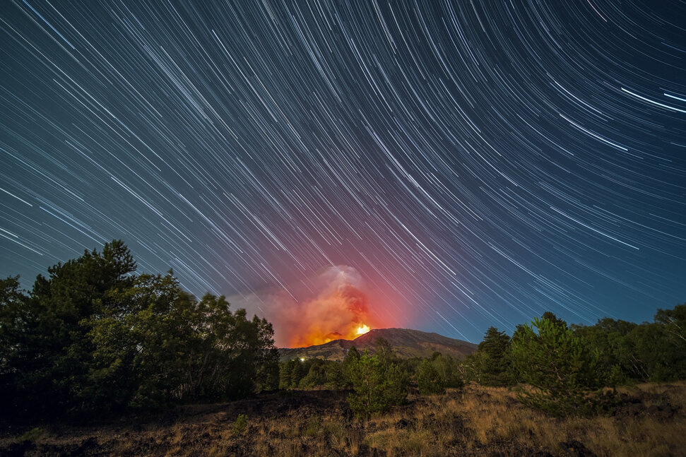 startrail_etna_.jpeg startrail_etna_.jpeg