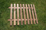 recinzione-steccato-in-legno-tonalita-noce-per-esternointerno