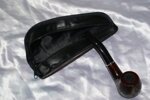 custodia-in-pelle-nera-con-pipa