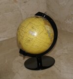 globo-con-base-metallica-nera-soprammobile-mappamondo