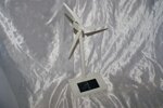mini-aerogeneratore-eolico-con-pannello-solare-pala-eolica