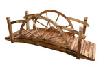 ponte-in-legno-decorativo-con-ruote-di-carro