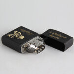 accendino-nero-con-teschio-pirati-tipo-zippo
