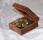 meridiana-bussola-in-ottone-lucido-con-box-in-legno