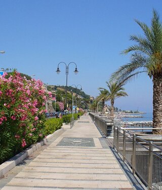 lungomare.jpeg lungomare.jpeg