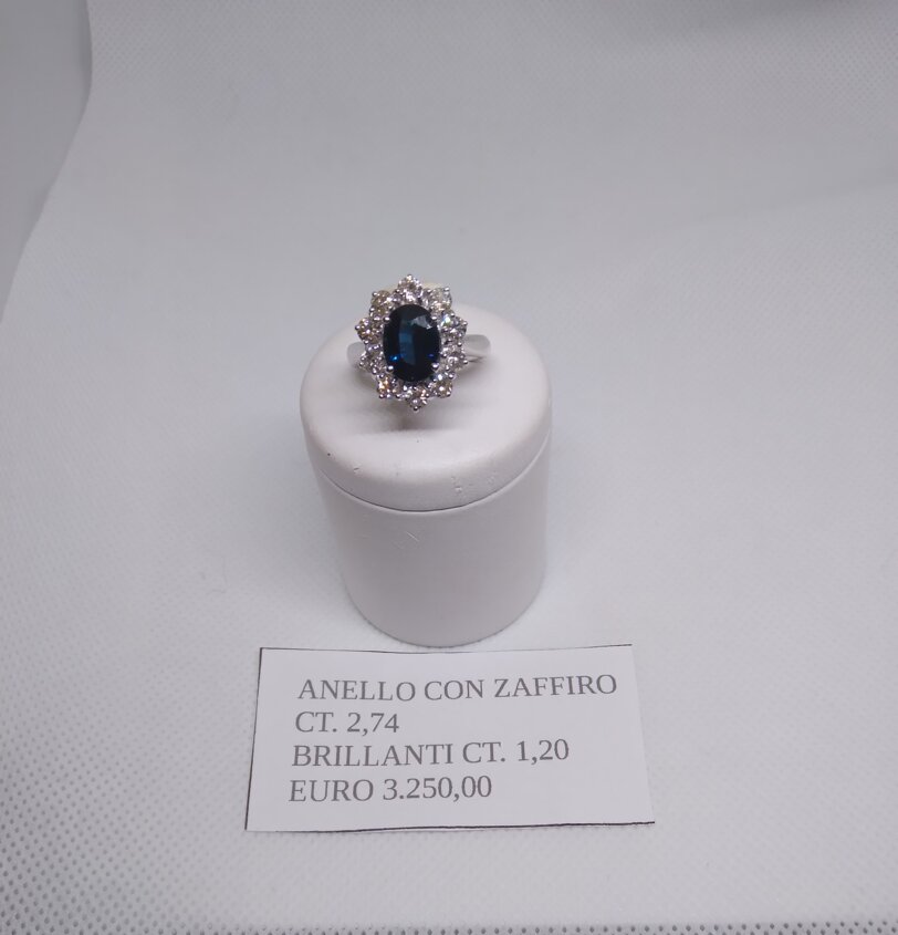 anello con zaffiro 2,74.jpeg