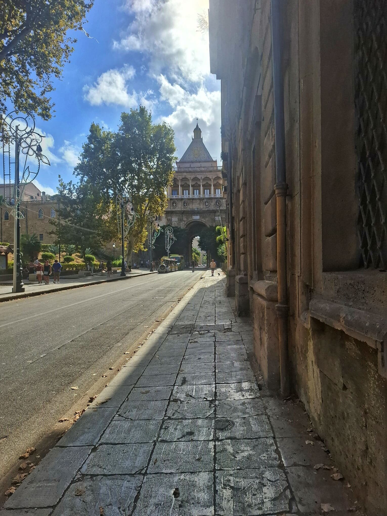 porta-nuova.jpeg porta-nuova.jpeg