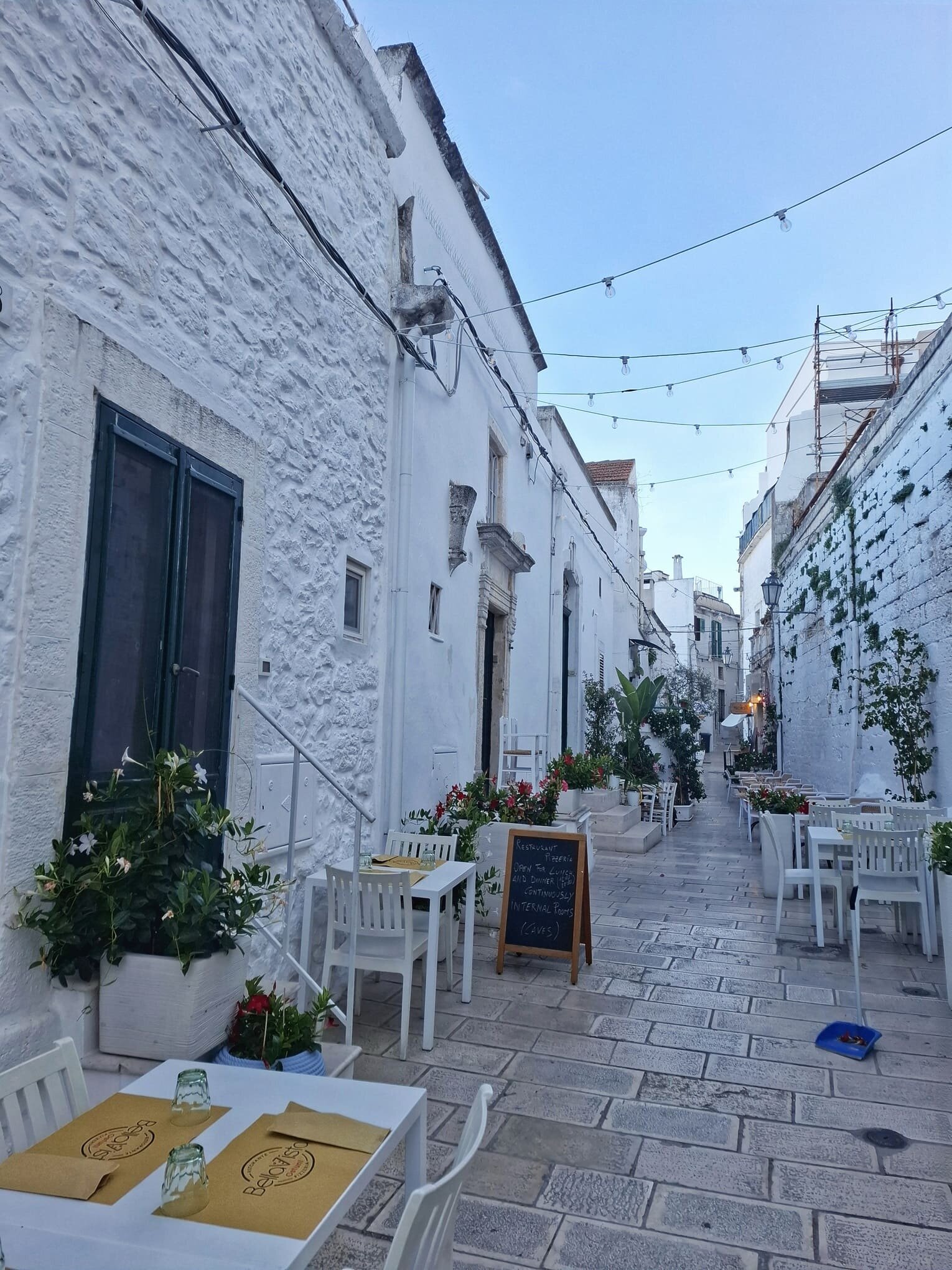 ostuni_vicoli_ristoranti2.jpeg