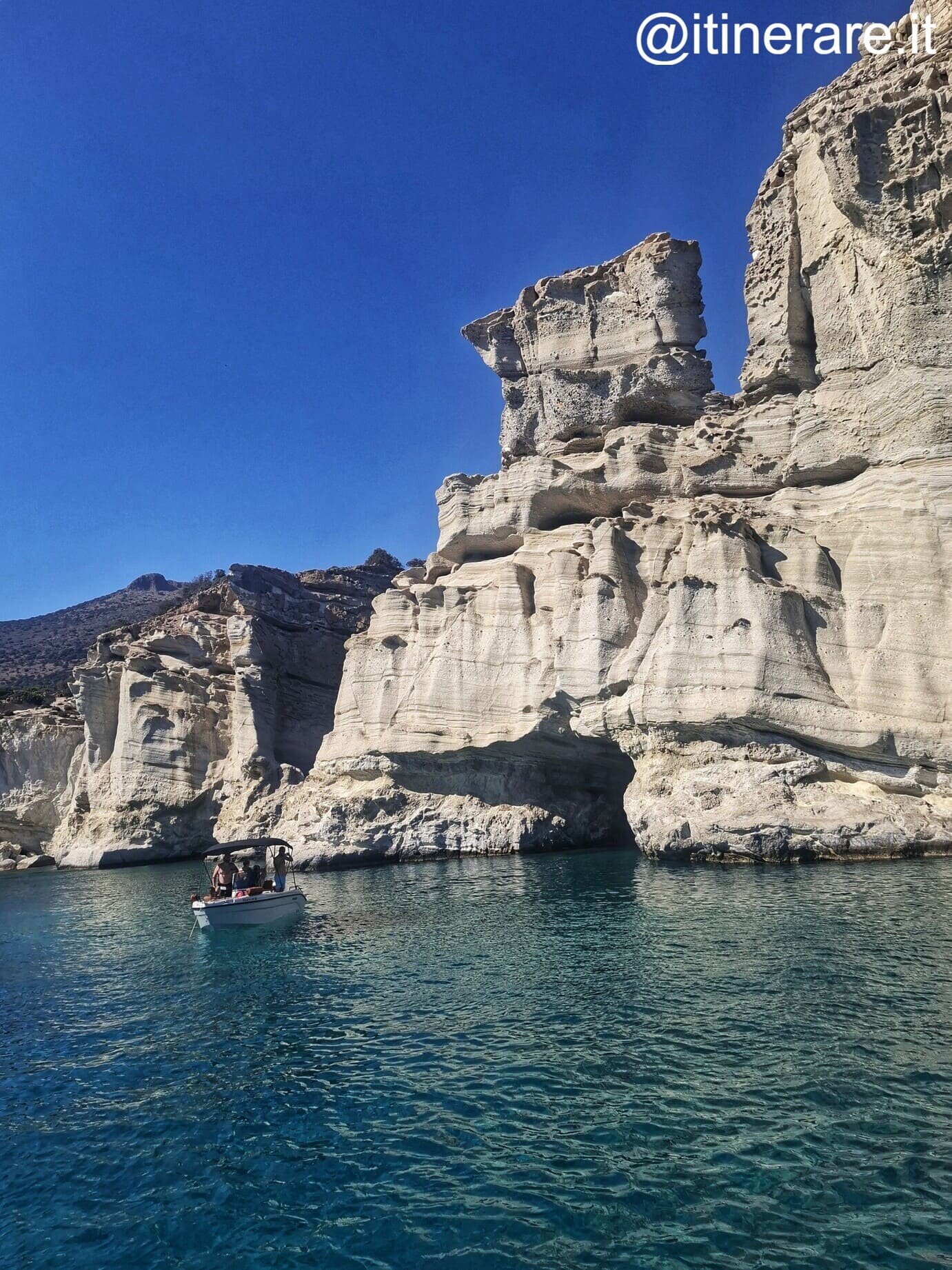 milos_giovedì_kleftiko3_costasud.jpeg milos_giovedì_kleftiko3_costasud.jpeg