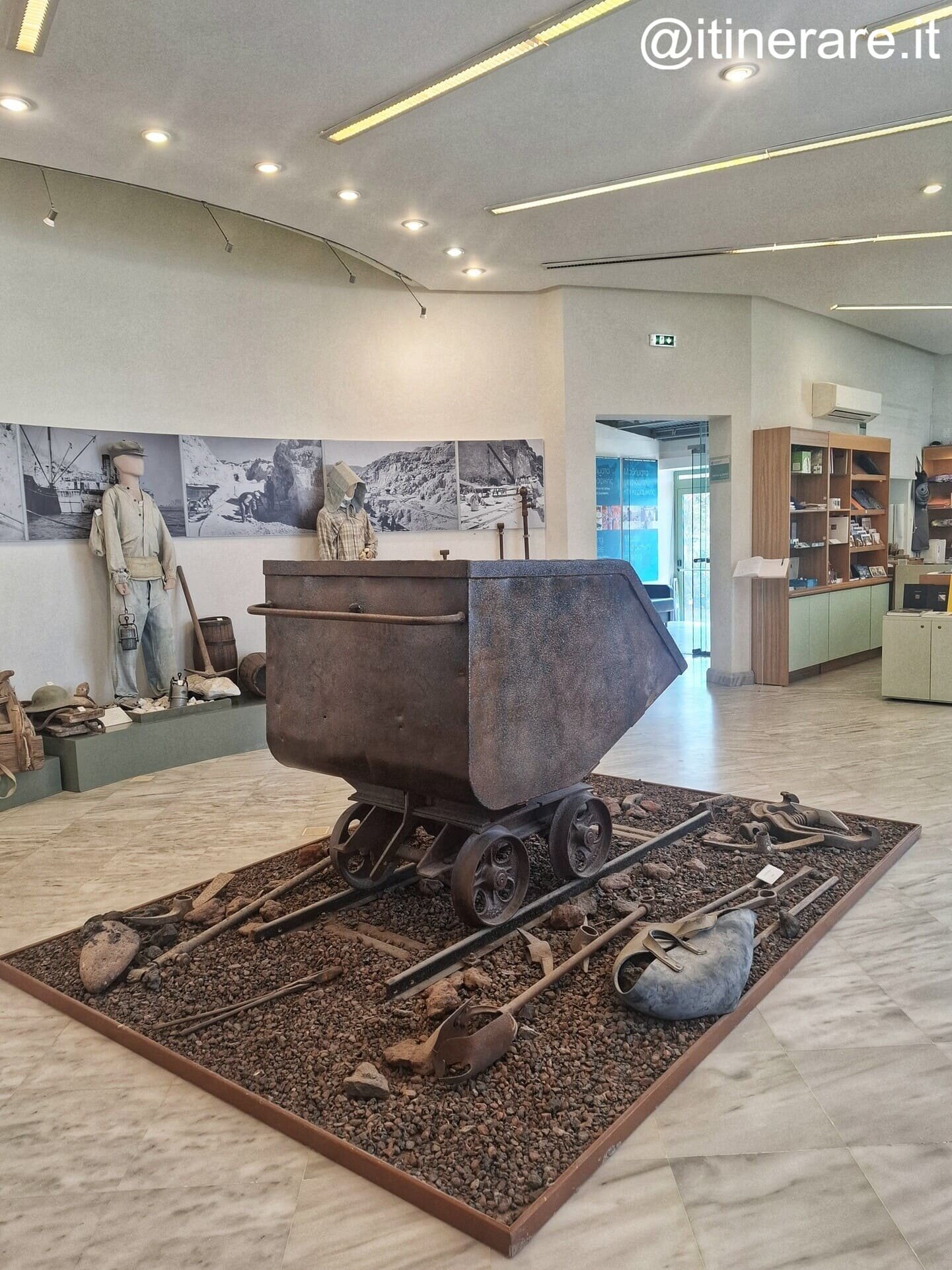 milos_mostra2_museominerario_adamas.jpeg milos_mostra2_museominerario_adamas.jpeg