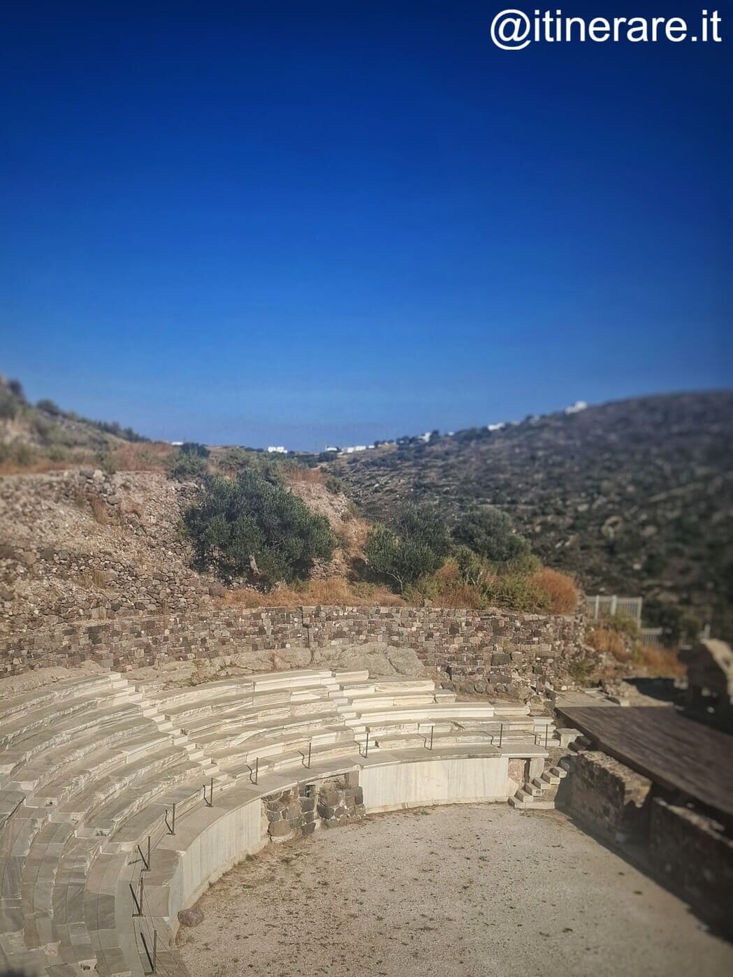 milos_mercoledi_teatro_tripliti.jpeg milos_mercoledi_teatro_tripliti.jpeg