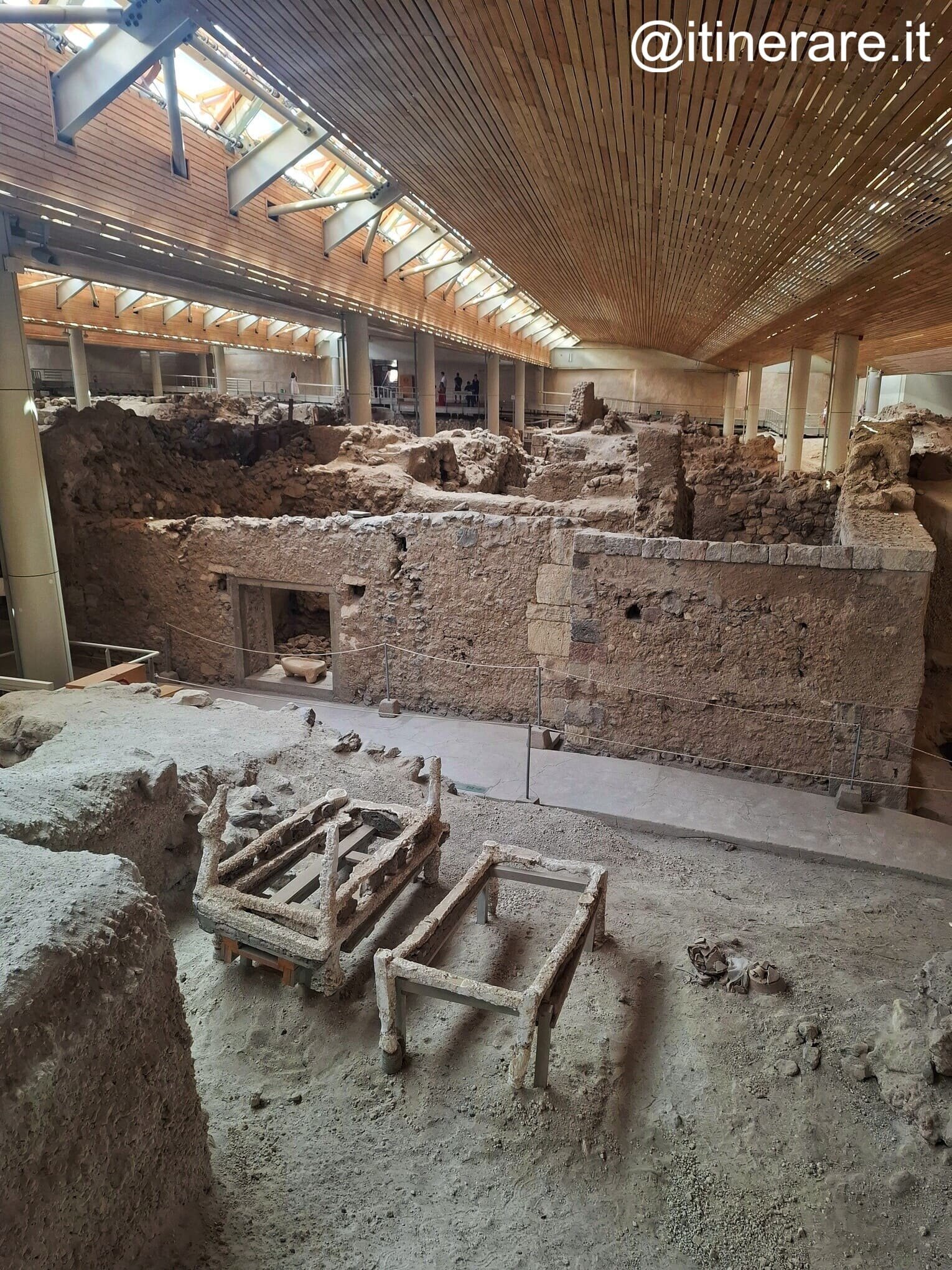 santorini_martedì_letti_akrotiri.jpeg santorini_martedì_letti_akrotiri.jpeg