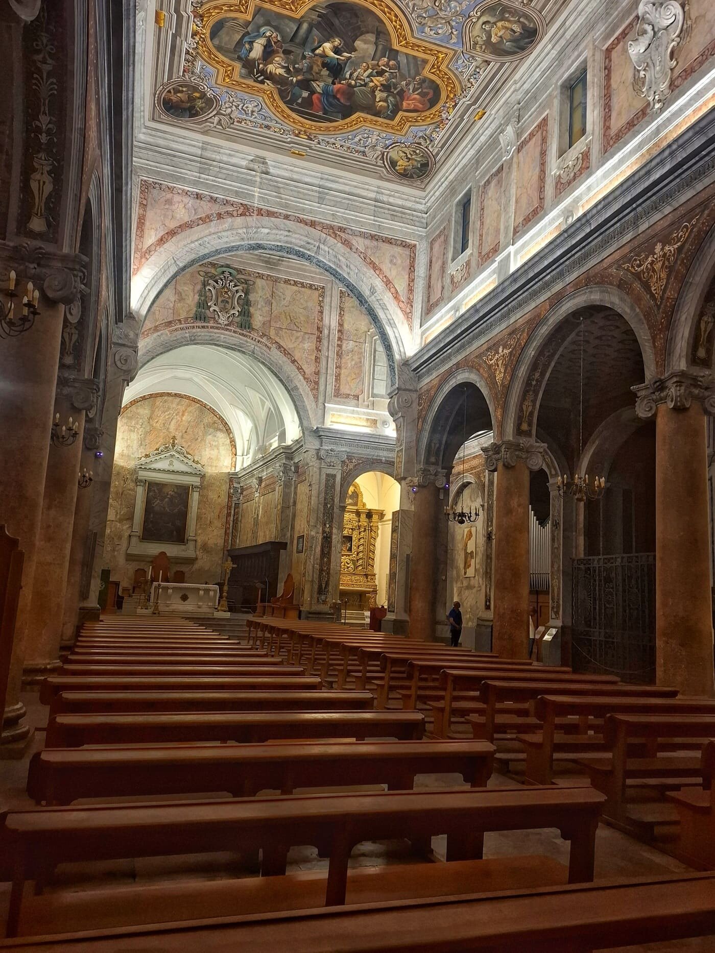 ostuni_interno_cattedrale.jpeg