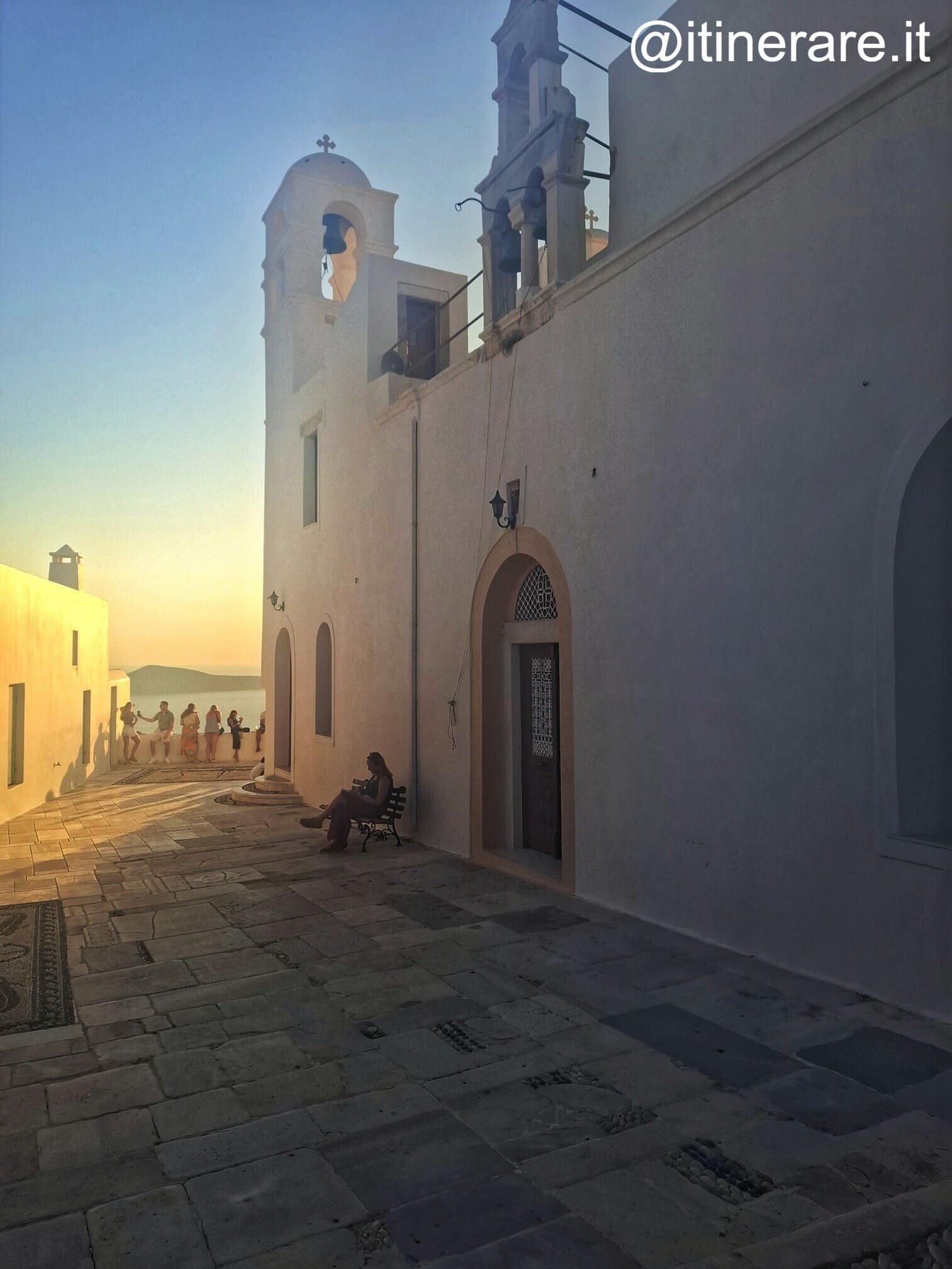 milos_mercoledì_tramontochiesa_plaka.jpeg milos_mercoledì_tramontochiesa_plaka.jpeg
