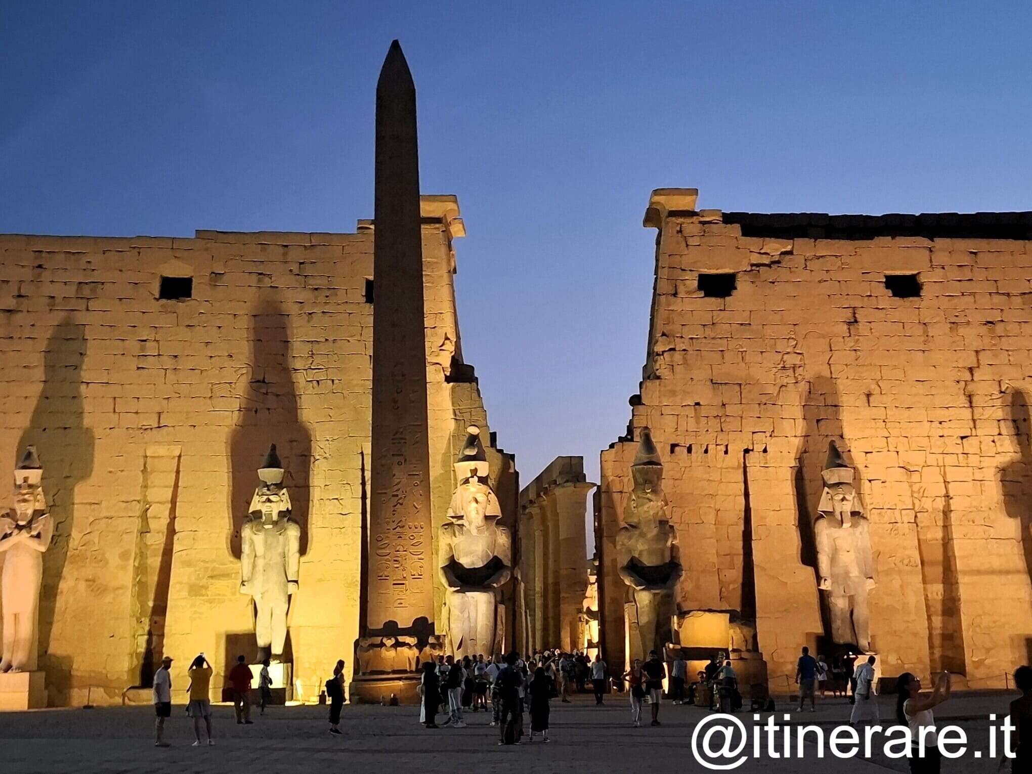 luxor-notte-2.jpeg luxor-notte-2.jpeg