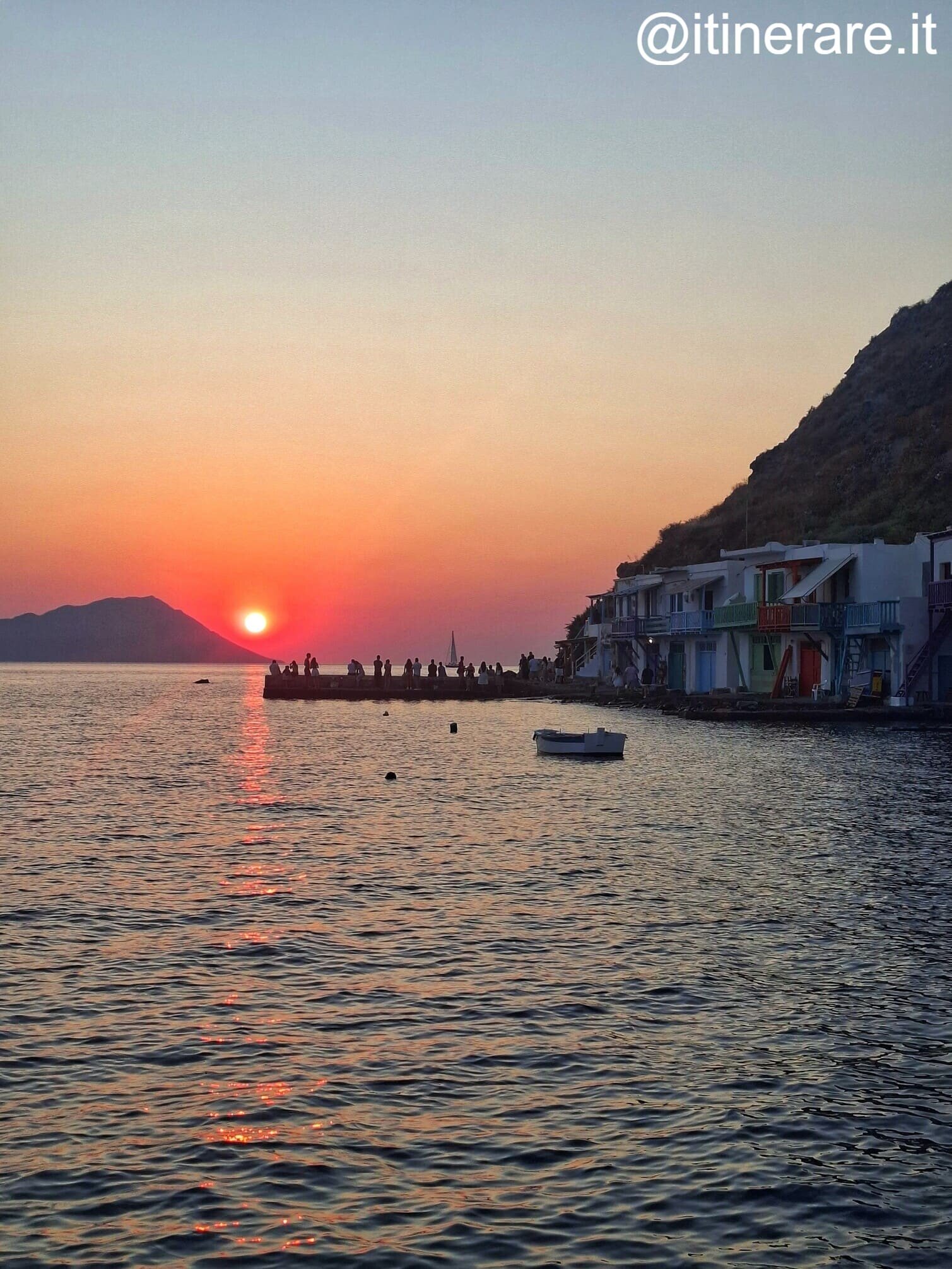 milos_giovedì_syrmatatramonto_klima.jpeg milos_giovedì_syrmatatramonto_klima.jpeg