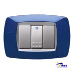 modo-placca-3-posti-blu-vio