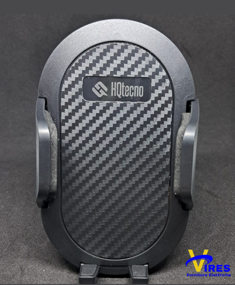 supporto-auto-per-smartphone-con-accessori