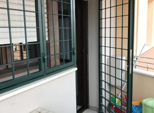 finestra%20fiss.%20esterno.jpeg finestra%20fiss.%20esterno.jpeg