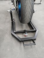 cavalletto-post-con-base-girevole-attacchi-a-v