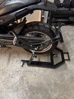 cavalletto-post-con-base-girevole-attacchi-a-v