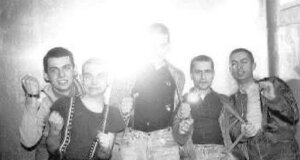 rough%20con%20amici_1981_foto%20di%20guido%20m_italian%20skinheads_3.jpeg